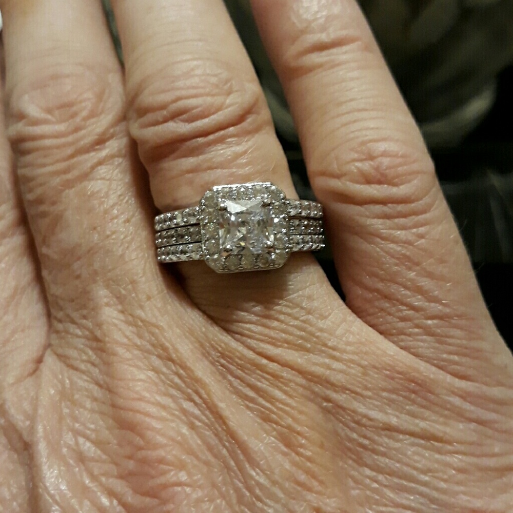 SIMULATED SILVERTONE SET OF RINGS - Picture 6 of 7
